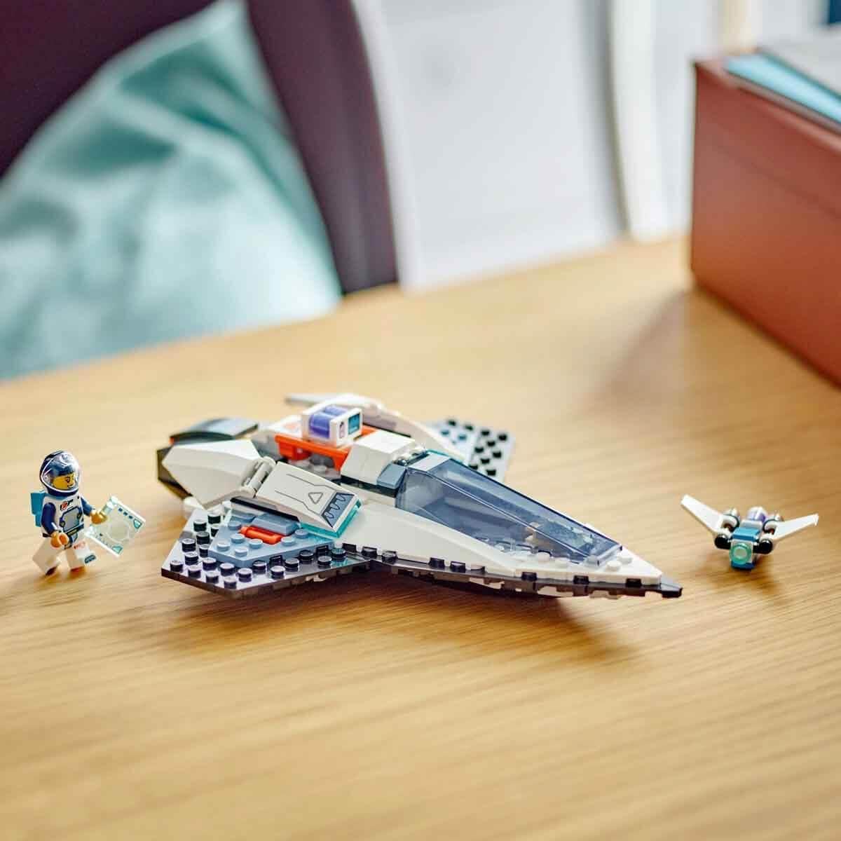 LEGO City Raumschiff, Weltraum-Spielzeug mit Space Shuttle für Kinder zum Bauen, Jungen und Mädchen ab 6 Jahren, Set mit Astronaut-Figur 60430 2