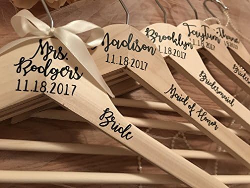Set of 10 Personalized Wedding Party Hangers / dress / bride / bridesmaids gifts / Maid of Honor / Mother of the Bride / Flower Girl Party Favor