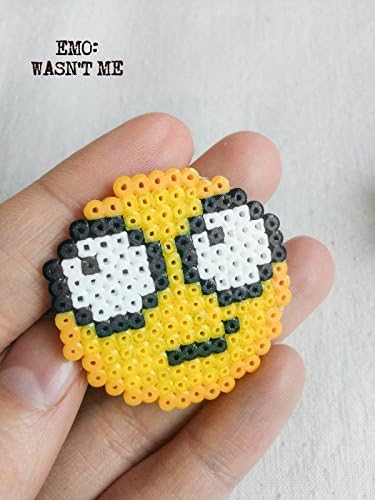 Hama pixel brooch - Emoticon: Wasn't Me!