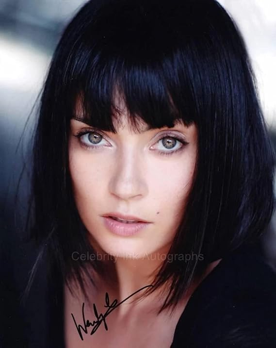 pic Wendy Glenn You're Next wendy glenn as zee you re next 8 x10