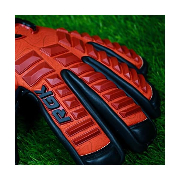 Pro Goalkeeper Gloves for Elite Play - Image 4