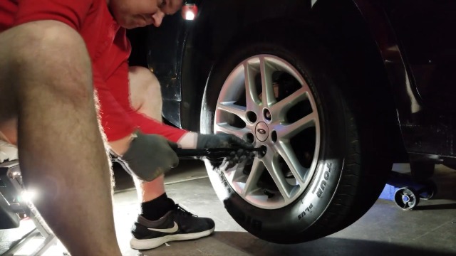 How to replace swollen lug nuts on a 2012 Ford Fusion on Amazon Live