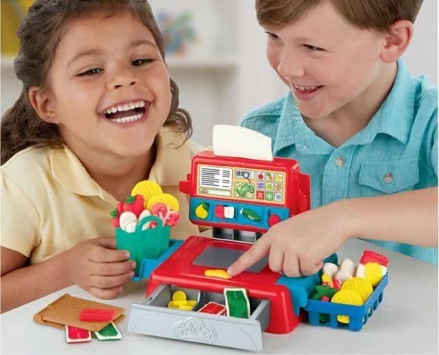 Caja registradora de Juguete para niños de 3 años en adelante con Divertidos Sonidos, Accesorios de Comida y 4 Colores no tóxicos (Hasbro 0)