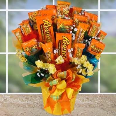 Reese's Cups To the Max Scrumptious Candy and Chocolate Gift Bouquet