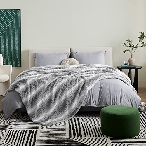 Bedsure Soft Blankets Queen Size Grey Fuzzy Faux Fur Queen Blanket