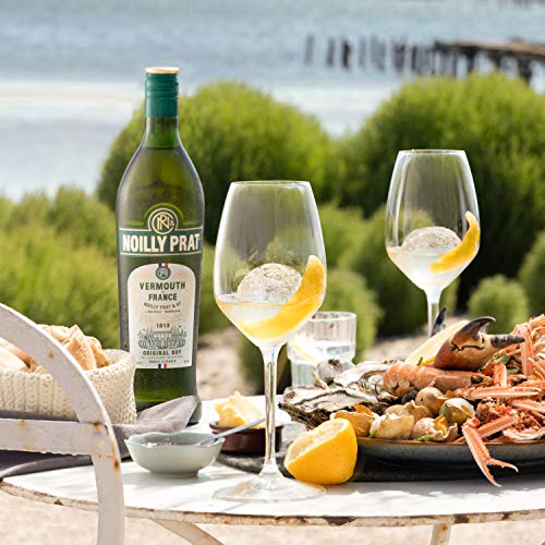 Noilly Prat Original Dry Vermouth, 18% vol., 1L / 100cl, französischer Aperitif mit 20 Kräutern und Gewürzen, darunter Kamille, Koriander, Bitterorangen und Holunderblüten – Bild 2