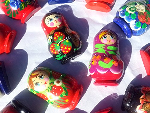 Magnet Russian Nesting matryoshka dolls wooden hand painted
