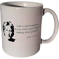 John Lennon ‘La vie est ce qui vous arrive pendant que vous’ Re occupé à faire d’autres plans ‘Citez une tasse en… - Les Beatles, Paul McCartney, John Lennon, RIngo Starr, George Harrison