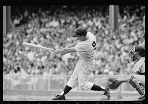 Photographs - HistoricalFindings Photo: Roger Maris,outfielder,New York Yankees,Batter,Box,1960