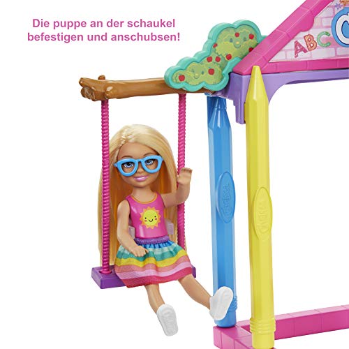 Barbie GHV80 - Club Chelsea Spielset mit Puppe und Schule, ca. 15 cm, blond, mit Accessoires, Spielzeug Geschenk für Kinder von 3 bis 7 Jahren – Bild 5