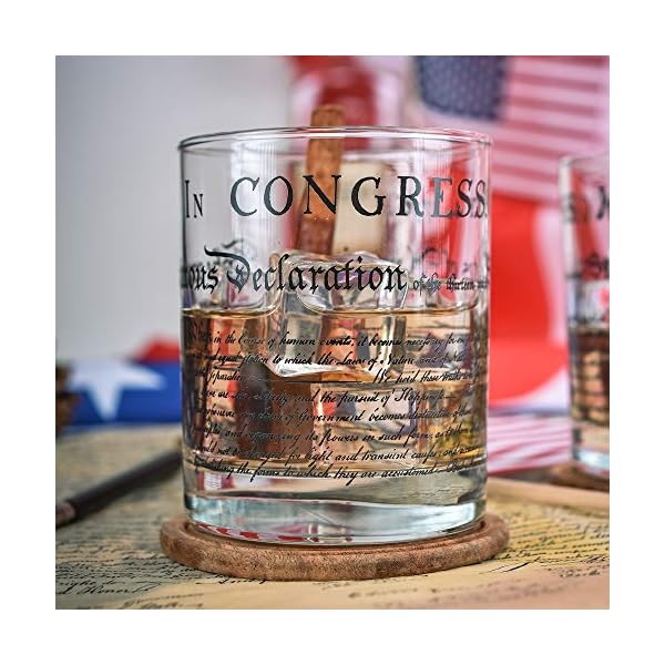 Greenline Goods Whiskygläser - Unabhängigkeitserklärung (2er-Set) | 10 Unzen Becher - American US Patriotic Geschenkset | Altmodische Cocktailgläser – Bild 5