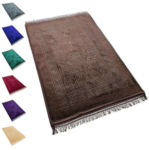 Prayer Mat Embossed Anti-Slip Velvet Top Prayer Rug for Umrah Hajj Ramadan 70 x 110 cm, Best Gift For Ramadan (Random Colors)