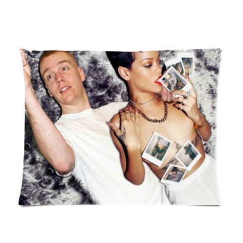 Butuku Famous American Music Star Singer Model Sexy Robyn Rihanna