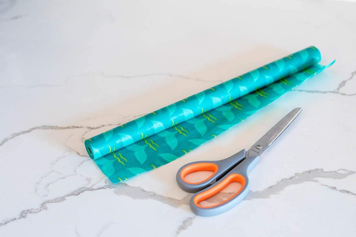 Meli Wraps On A Roll | Reusable Beeswax Wraps Roll | Cut to Size | 100% GOTS Certified Organic Cotton | Made in Hawai’i | Long-lasting, Reusable, Earth-Friendly cling wrap Replacement | Tails Print