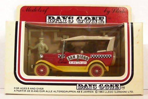 Vintage 1983 Lledo Models of Days Gone Ford Model A San Diego Fire Chief Red/Tan Roof #DG-14