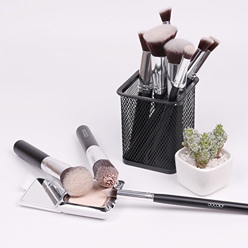 Docolor 10 Pieces Synthetic Wooden Handle Kabuki Makeup Brush Set with