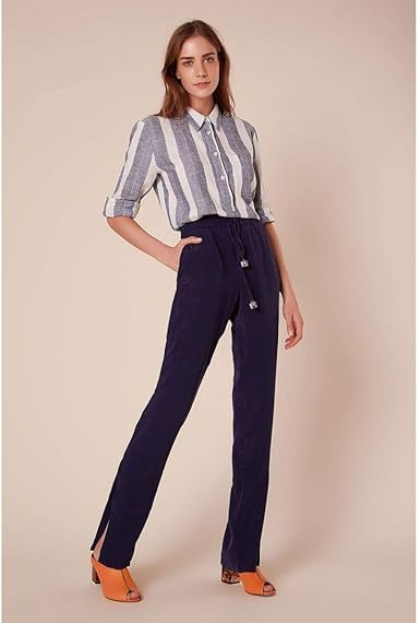 calça flare aberta na lateral