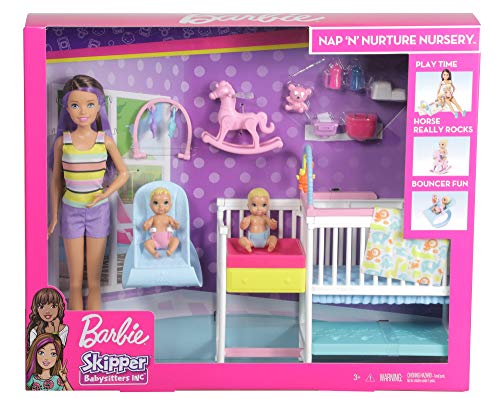 Barbie Skipper Babysitter Inc, Nap 'N' Nurture Kinderzimmer Accessoires, Kinderbetten, Schaukelpferd, Wippe, 3 Puppen, Geschenk für Kinder ab 3 Jahren,GFL38 – Bild 7