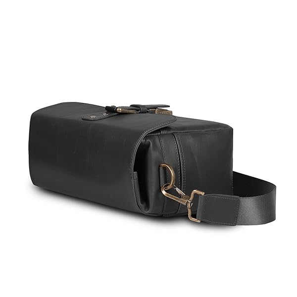 MEGAGEAR LEATHER CAMERA MESSENGER BAG FOR MIRRORLESS, INSTANT AND DSLR CAMERAS