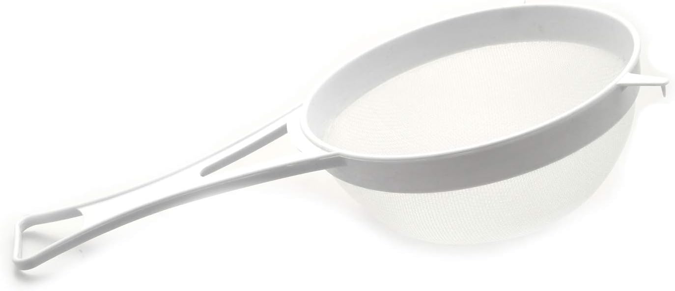 Chef Aid 18cm Wide Nylon Mesh Plastic Strainer in White, Ideal for Draining Straining, and Washing Beans, Fruits, Vegetables - Image 3