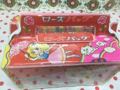 Amazon 昭和レトロポップ女の子ローズバッグ乙女なイラストファンシーケース当時物 アニメ 萌えグッズ 通販