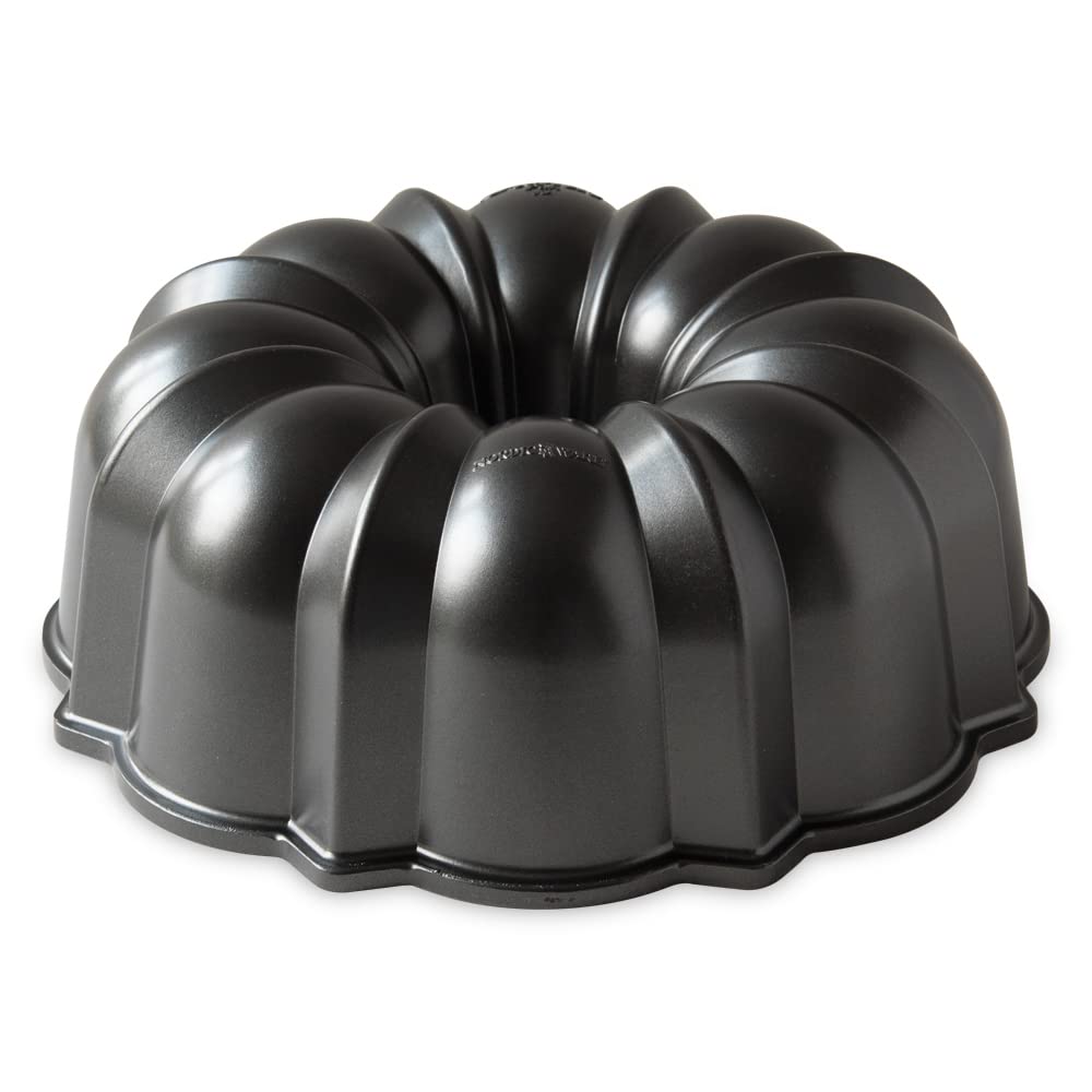 Nordic Ware Original 12-Cup Bundt Pan, Original Cast Aluminium Bundt Tin, Bundt Cake Tin with Fluted Pattern, Cake Mould Made in the USA, Colour: Graphite — image 1