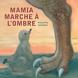 Mamia marche à l'ombre