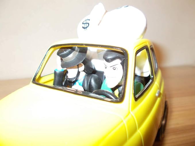 Amazon ルパン三世走って逃げる貯金箱カリオストロの城 フィアット500 サイズ約14cm9cm10cm バンプレストy アイドル 芸能人グッズ 通販