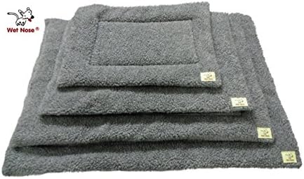 THE WET NOSE® Reversible Luxury Sherpa Fleece Crate Mat - Available in five sizes. Designed and manufactured in Lancashire, UK. (23" x 17")
