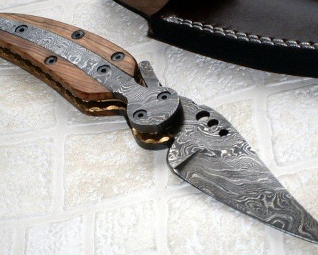 FN-41 Custom Handmade Damascus Steel Folding Knife- Stunning Piece of Art. (Case/Colors May vary)