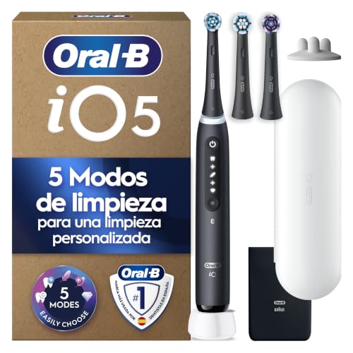 Oral-B iO 5 Cepillo de Dientes Eléctrico con 3 Cabezales, Negro - Cepillo Dental con Sensor de Presión, 5 Modos de Cepillado con Blanqueamiento Dental y Modo Sensible, Estuche de Viaje Blanco