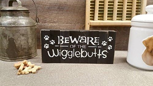 WoodenSign Beware Of The Wigglebutts, Primitive Country Painted Wall Sign, Dog Sign, Housewarming Gift, Rustic Sign, Wall Art 5.5" x 12"