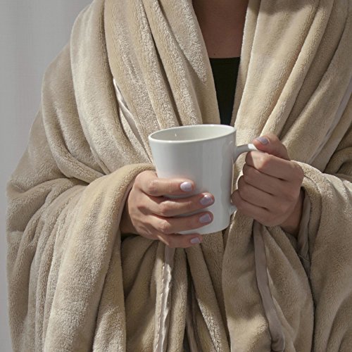 Vellux Weighted Throw, 54 in x 72 in (W x L) 12 lb, Ivory Pricepulse