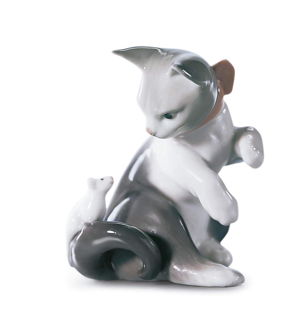LLADRÓ Cat And Mouse Figurine. Porcelain Figure Figure.