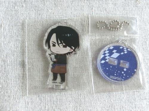 Amazon ユーリ On Ice アニメイトカフェ アクリルスタンドキーホルダー イ スンギル ギャルソンスタイルver アニメ 萌えグッズ 通販