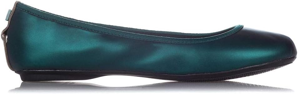 Butterfly Twists Women's Sophia Closed Toe Ballet Flats