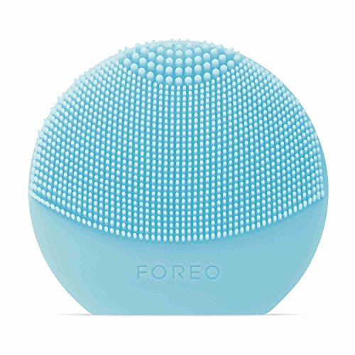 FOREO LUNA play plus: Portable Facial Cleansing Brush, Mint