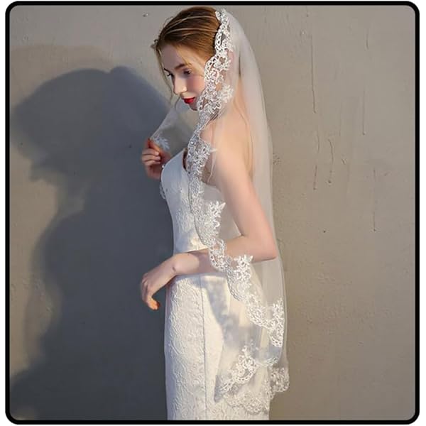 Dreamyn Women's Wedding Veil: Short White Lace Embroidered