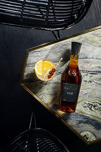 Camus VSOP Elegance Cognac mit Geschenkverpackung mit 2 Gläsern Cognac - 70cl 40° - Familienbesitz seit 1863 – Bild 7