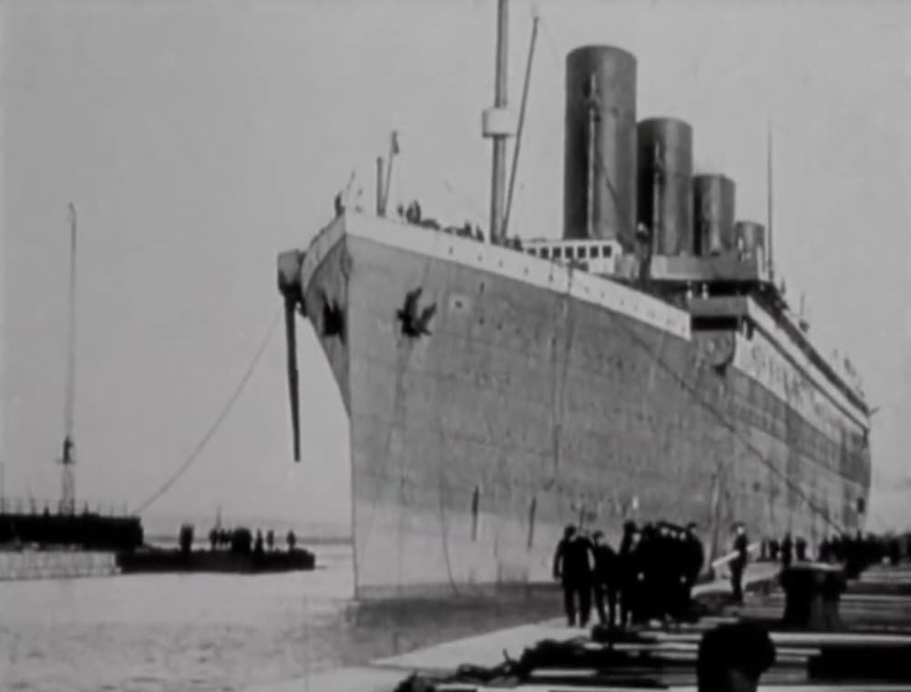 The Last Known Photo Of The Rms Titanic Afloat Poster Carteles Y Posters