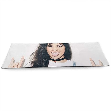 Amazon Co Jp ヨガマット 音楽camila Cabello クリスタルベルベット生地のヨガマット 持ち運びが簡単 家族での練習に最適 ビーチ 広場 ジム 美しくてかわいい体を保ちます ホーム キッチン