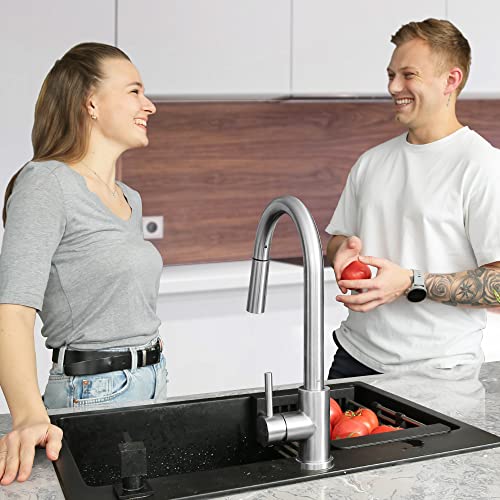 APPASO Grifo de cocina con rociador extraíble de níquel cepillado, grifo monomando de cuello de cisne moderno para fregadero con placa opcional de acero inoxidable