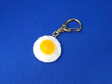 Amazon 食品サンプル キーホルダー 目玉焼き 小 アニメ 萌えグッズ 通販