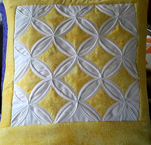 Handmade Amish Yellow and White Diamonds Quillow (yellow)