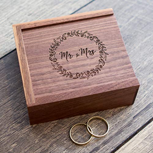 Square Ring bearer Box filled with wood wool"Mr & Mrs" (Engagement Proposal Ring Box - Ring Bearer Box - Jewelry Storage Box - Photo Prop) - Thumbnail 5