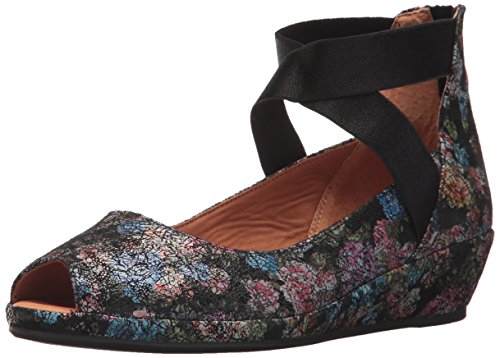 kenneth cole wedge pump