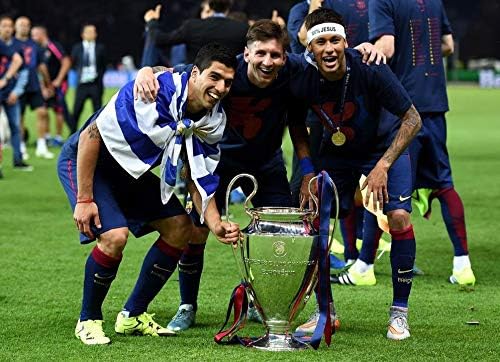 BARCELONA FC โ Champions League Winners 2015 - Football Wall Poster Print - 43cm x 61cm / 17 Inches x 24 Inches A2 F.C Messi Suarez