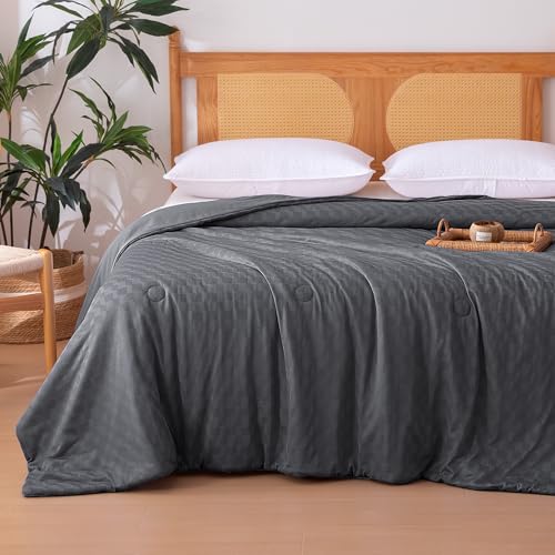 Amazon Basics Cooling Comforter