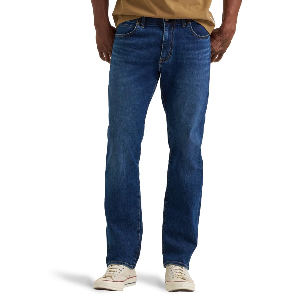 Lee Men's Extreme Motion Straight Taper Jean, Midmoore, 32W x 36L Image