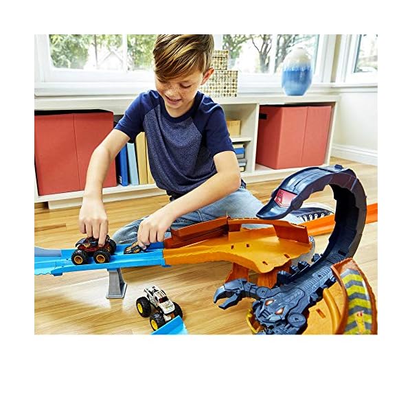 Hot Wheels Monster Truck Scorpion Sting Raceway